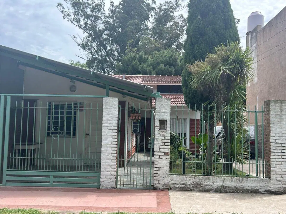 Venta | Casa | Barrio El Jardín | con parque, parrilla y potencial de ampliacion 3