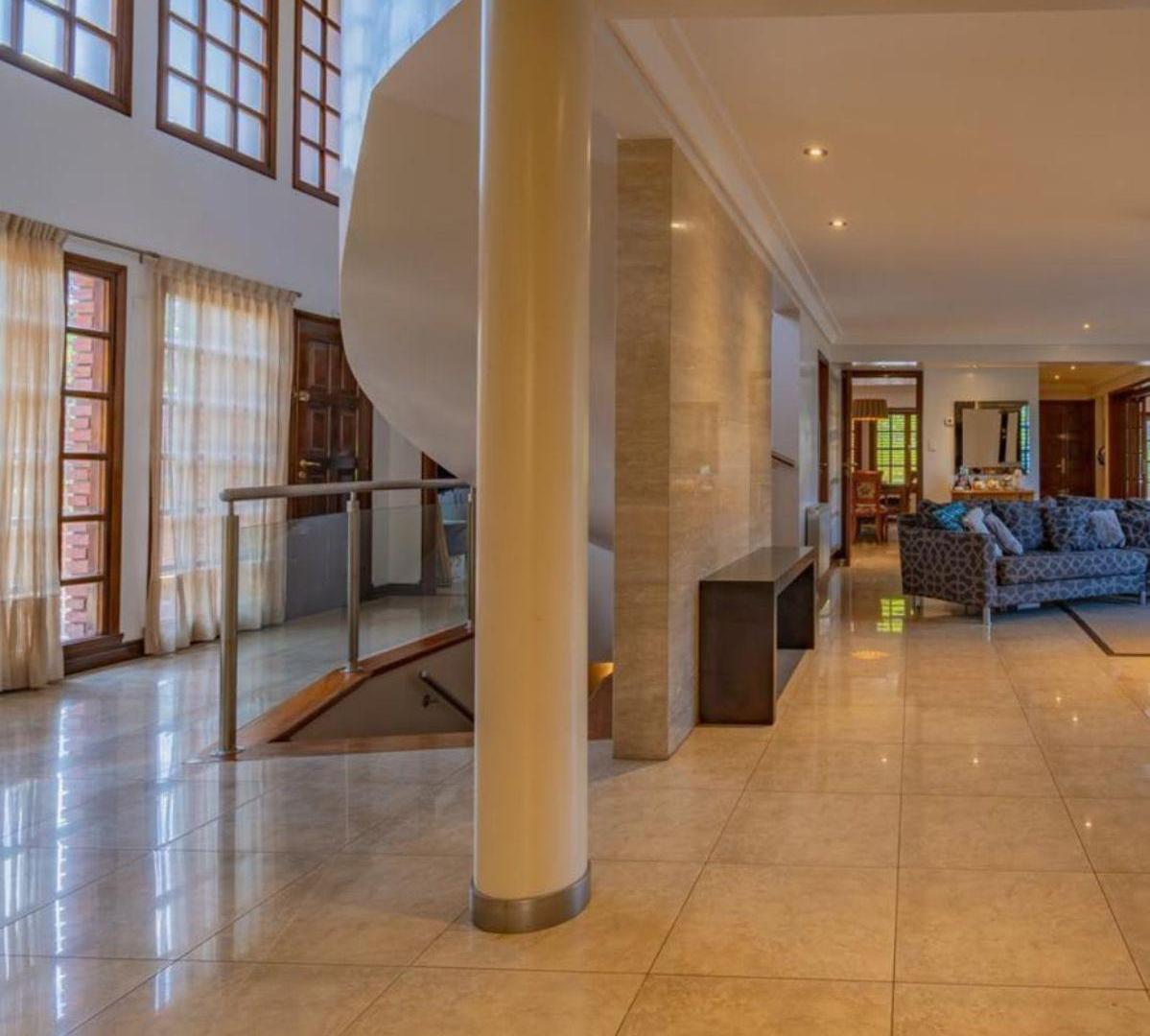 Foto de Venta Chalet 6 ambientes Los Troncos piscina climatizada, imagen 2