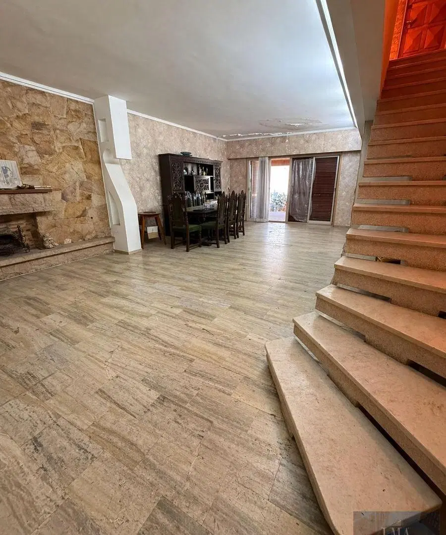 Casa en Villa Devoto lote propio, 3 dormitorios mas dependencia. A actualizar. 8
