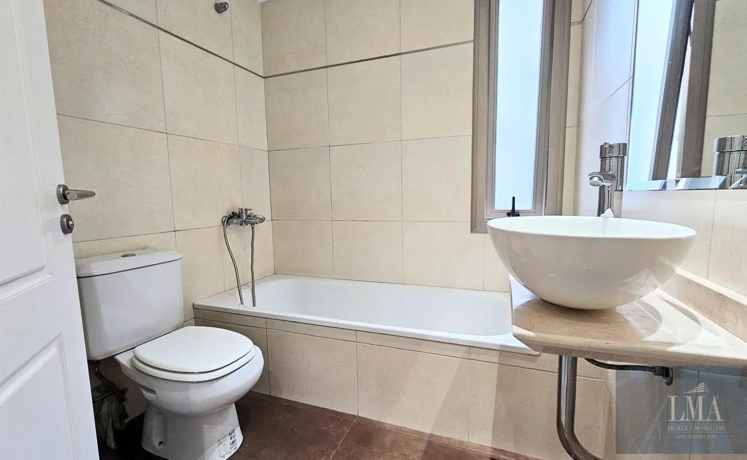 Venta Departamento mas cochera , Excelente zona Villa Del Parque 5