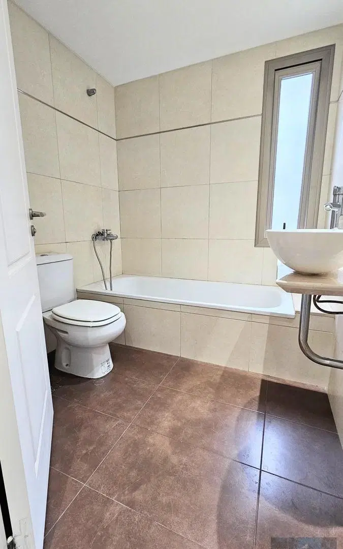 Venta Departamento mas cochera , Excelente zona Villa Del Parque 2
