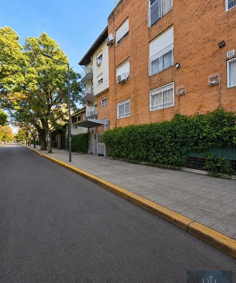Venta  impecable departamento3 amb con cochera . 3