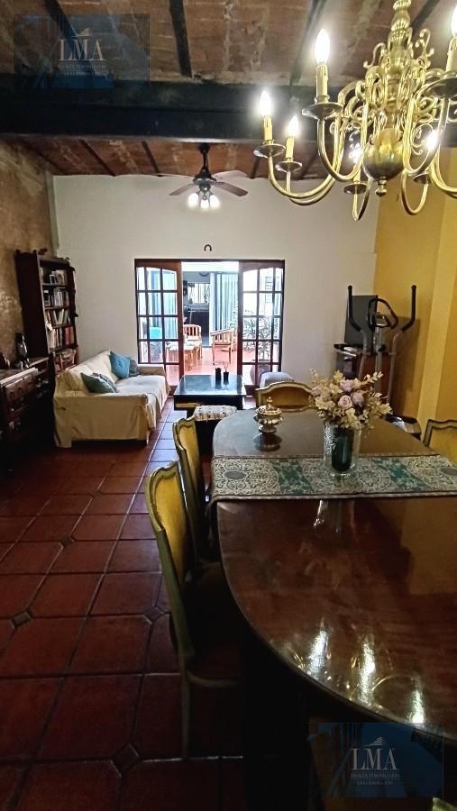 Foto de Venta casa 4 ambientes, patio terraza y cochera en Villa Del Parque., imagen 2