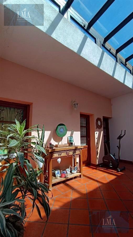Foto de Venta casa 4 ambientes, patio terraza y cochera en Villa Del Parque., imagen 5