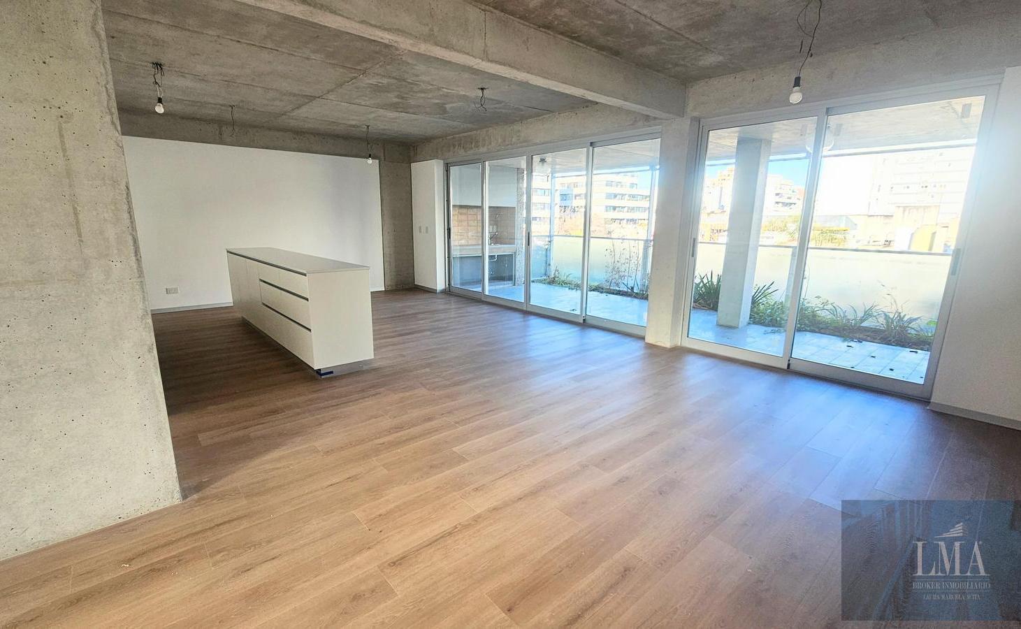 Foto de Venta Departamento 4 ambientes con balcon Aterrazado/parrilla/cochera., imagen 5