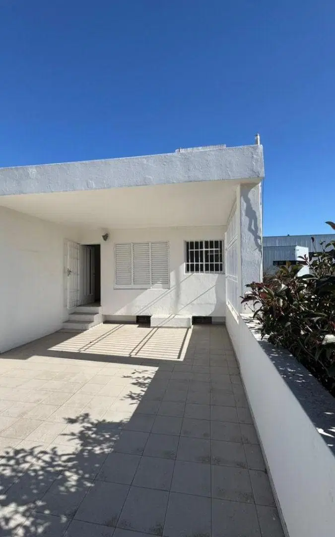 ALQUILER DEPTO PARA USO COMERCIAL - 2 DORMITORIOS- SOBRE AV VALPARAISO - EXCELENTE UBICACION 3