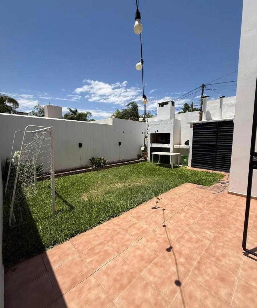 DUPLEX EN VENTA - OPORTUNIDAD - SAN SALVADOR - URITORCO - 3 DORMITORIOS 4