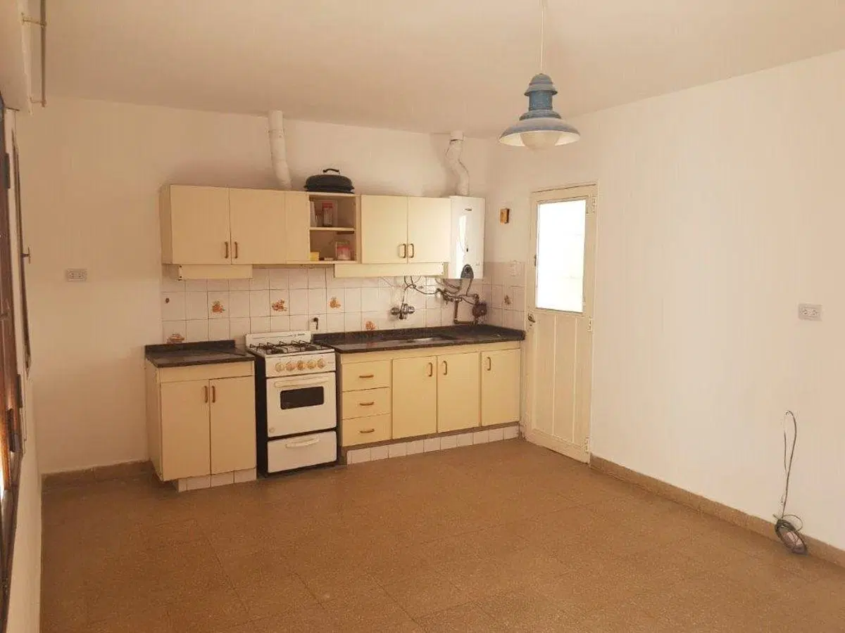 OPORTUNIDAD 2 X 1 - CASA Y DEPARTAMENTO - CON ESCRITURAS INDEPENDIENTES - VENTA EN BLOQUE - FLIPPIN 8
