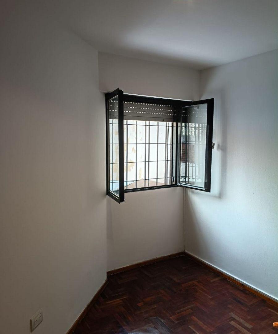 Foto de Excelente Depto con Terraza - Impecable - Muy Luminoso - 1 DORMITORIO A METROS DE PLAZA COLON, imagen 4