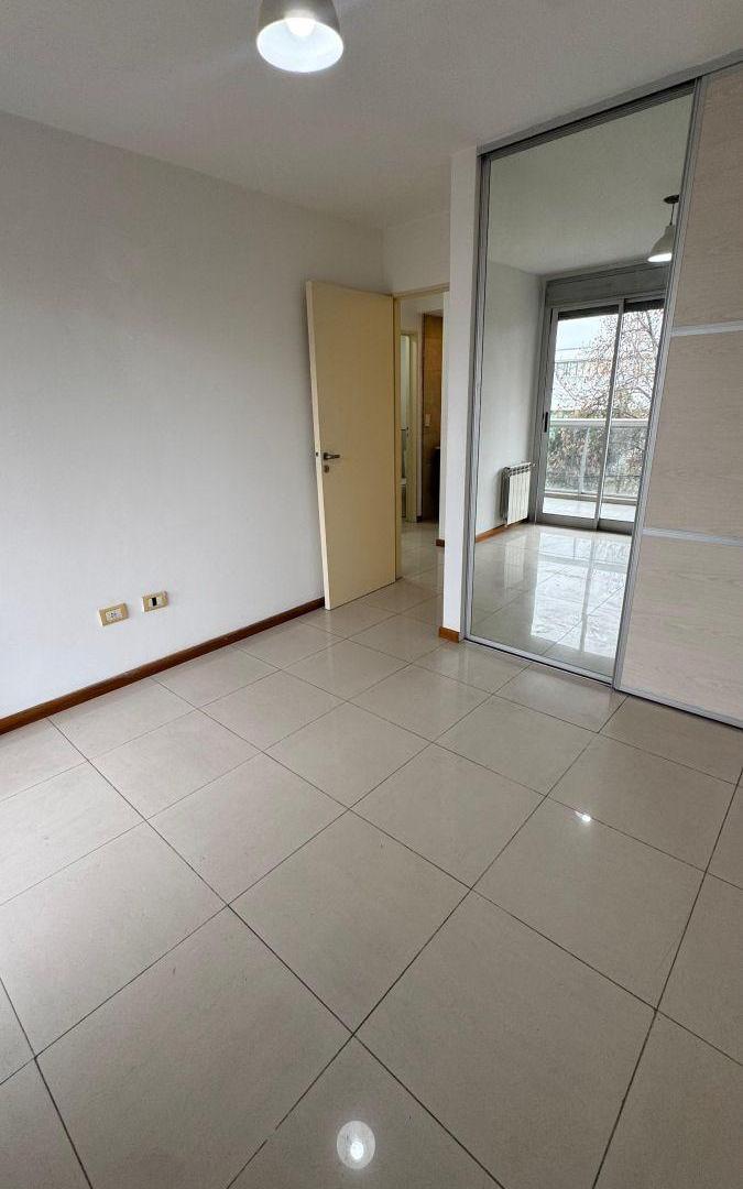 Foto de DEPARTAMENTO EN ALQUILER - B° GENERAL PAZ - 3 DORMITORIOS - COCHERA, imagen 4