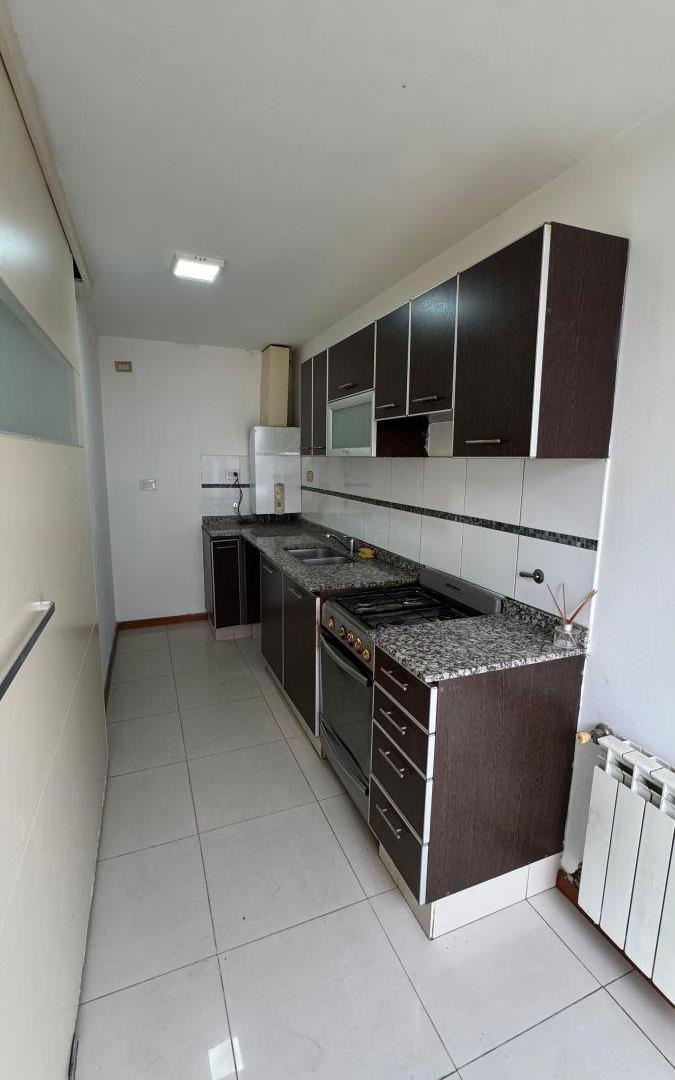 Foto de DEPARTAMENTO EN ALQUILER - B° GENERAL PAZ - 3 DORMITORIOS - COCHERA, imagen 3