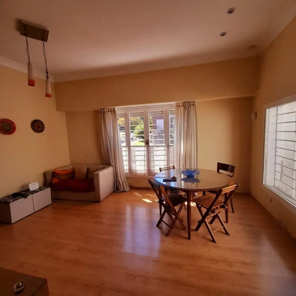 VENTA - Casa de 5 ambientes en Los Troncos. 4