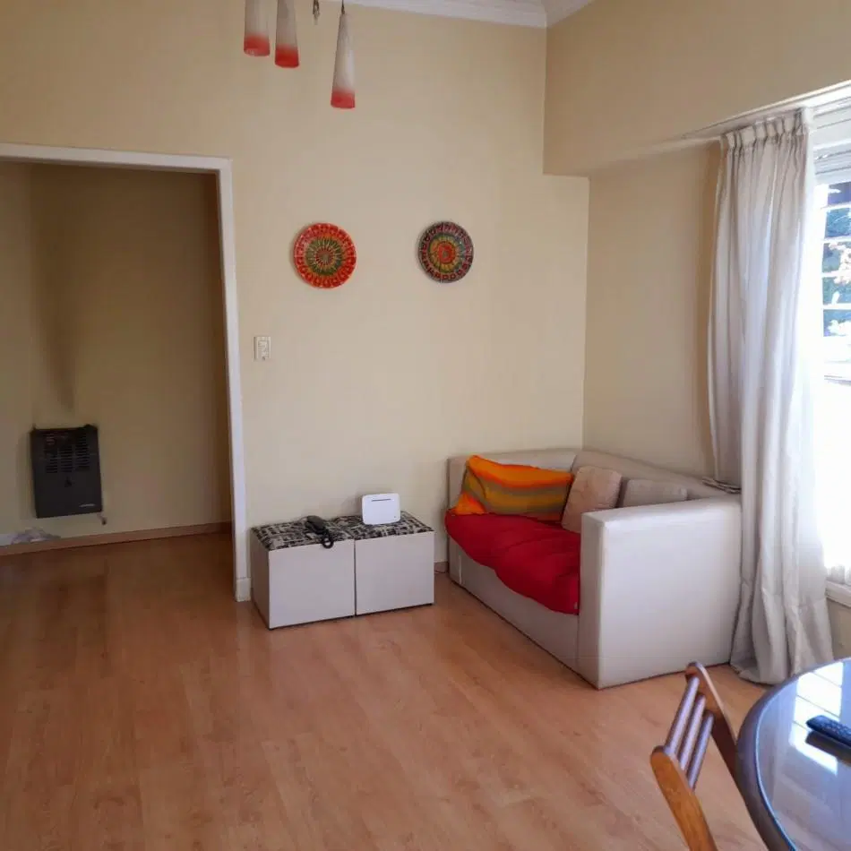 VENTA - Casa de 5 ambientes en Los Troncos. 3