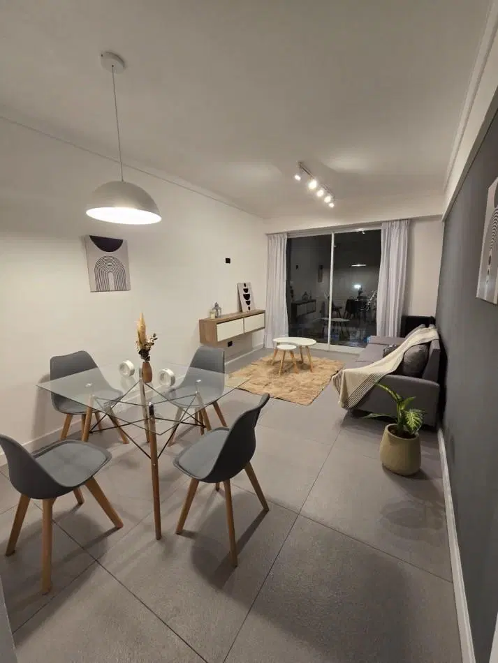 Venta - Departamento 2 Ambientes con Dependencia y Balcon. 2