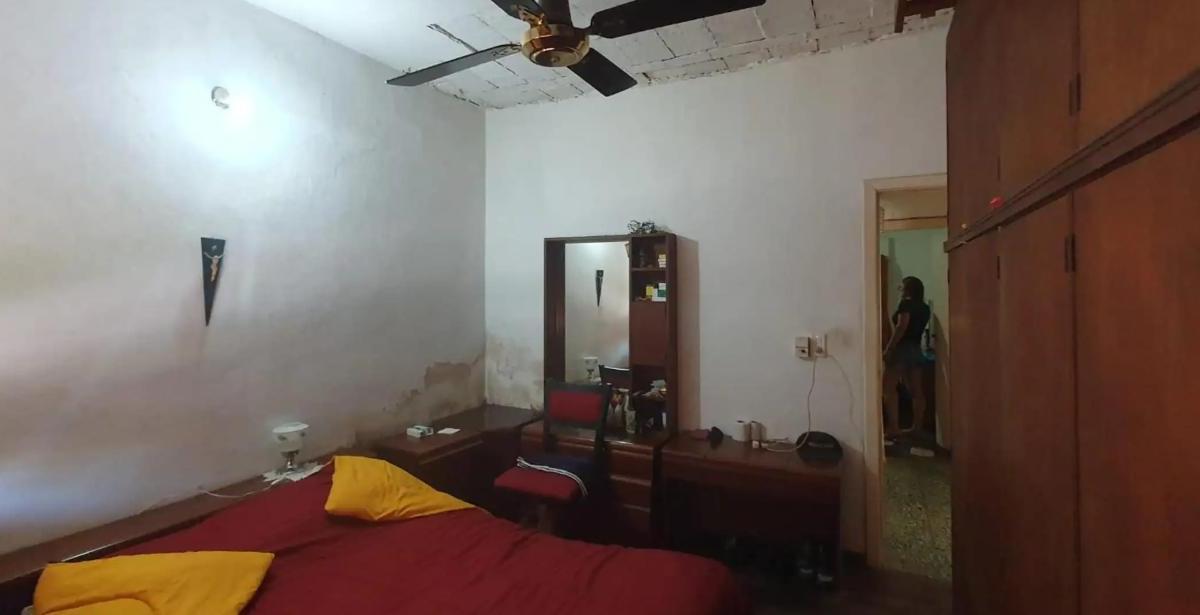 Casa 3 Ambientes con Cochera y Amplio Jardin en Venta 4