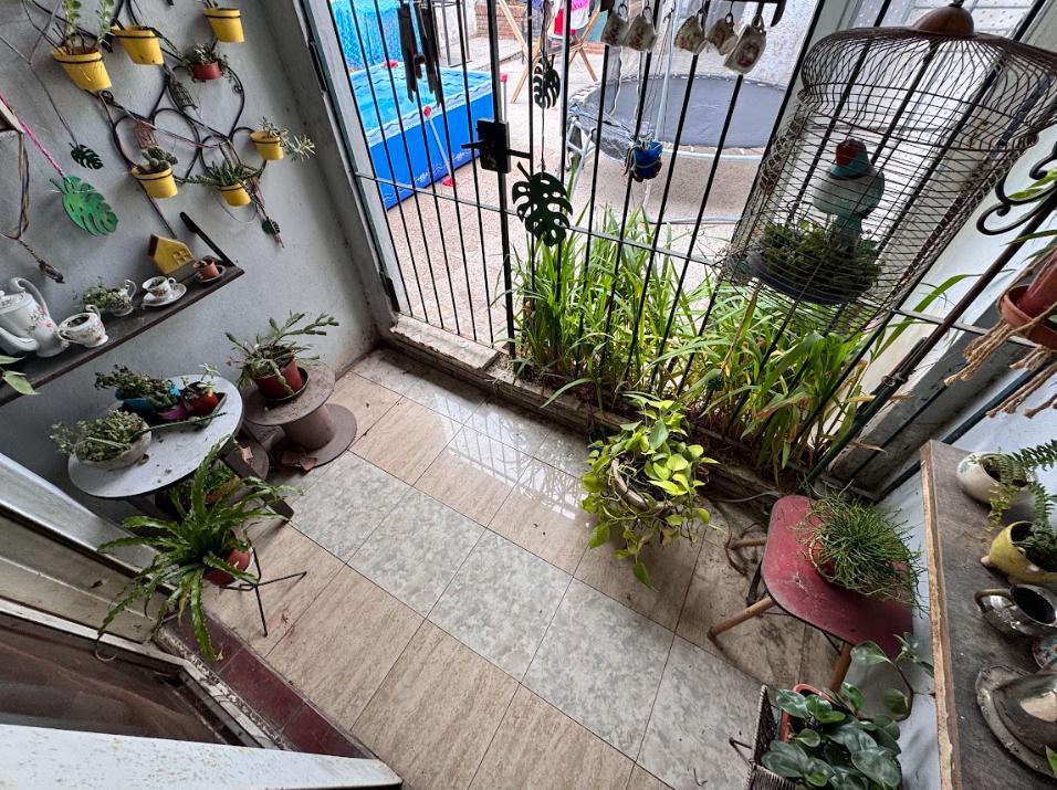 Casa 4 Ambientes con Patio, Cochera y Jardin en Venta 1