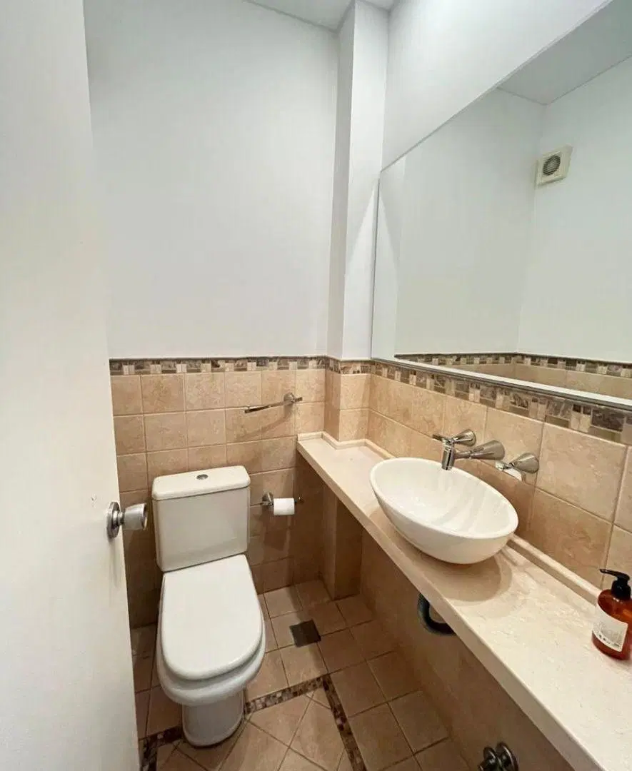 Oportunidad, casa 4 ambientes con 2 cocheras zona Plaza Conesa 2