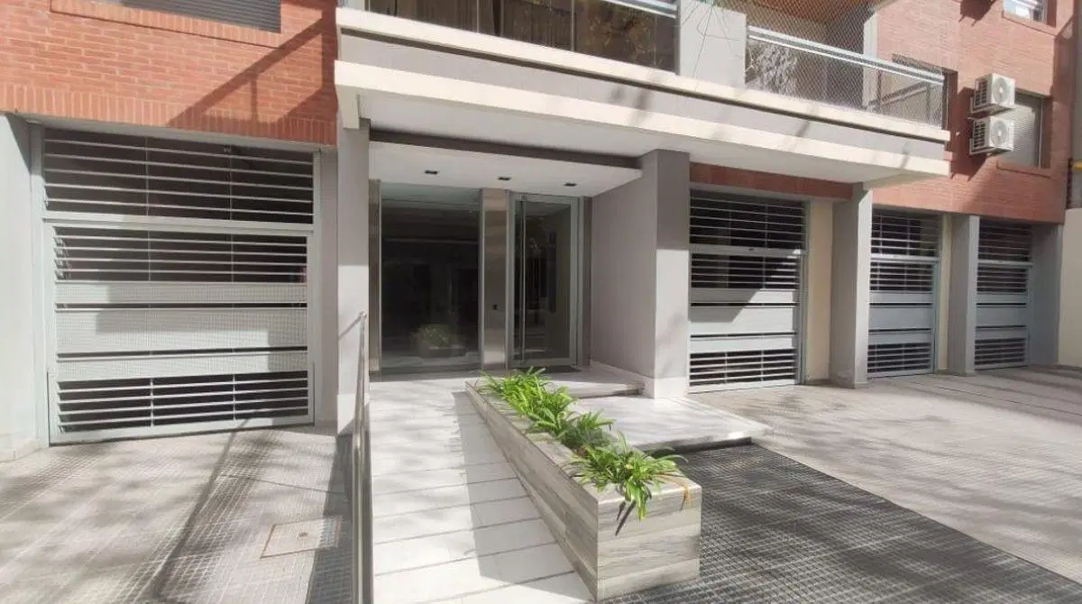 Departamento 2 Ambientes de Categoria con Cochera, Balcon y Terraza en Alquiler 3
