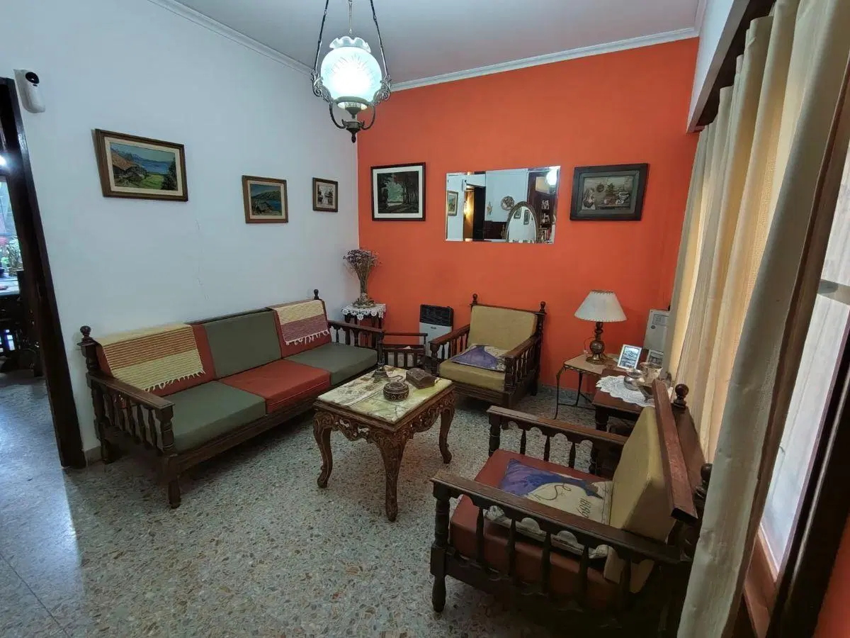 Oportunidad, casa en venta 5 ambientes en Quilmes Centro con cochera, habitacion en suite 5