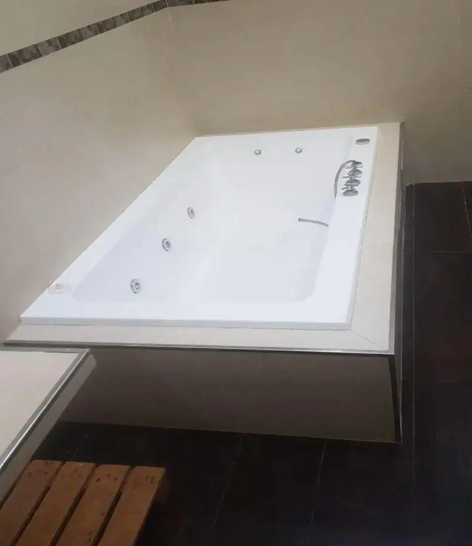 Casa de 200mts con 2 dormitorios , 2 baños y porton automatico 1