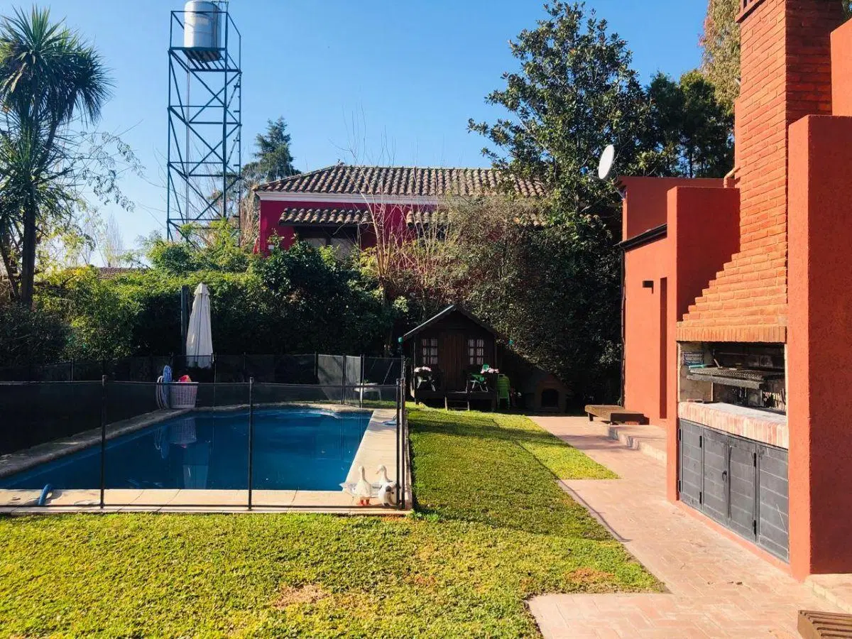 CASA EN VENTA BARRIO EL CARMENCITO CON CASA DE HUESPEDES 3