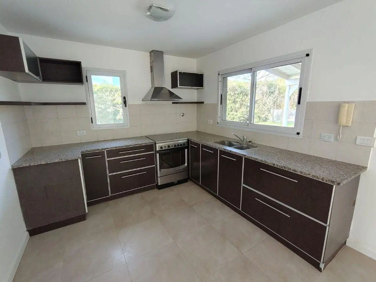 CASA EN ALQUILER BARRIO CERRADO OMBUES DE HUDSON 1