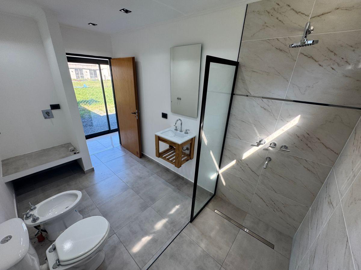 Foto de Casa 3 Ambientes 2 Baños Vestidor Pileta en Barrio San Jose, imagen 5