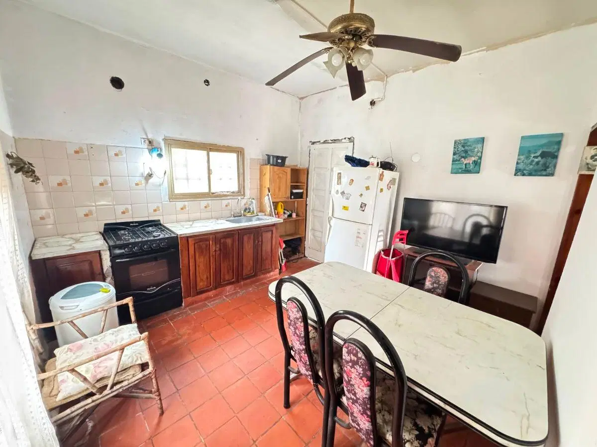 Casa 3 Ambientes con Cochera y Jardin en Venta 8