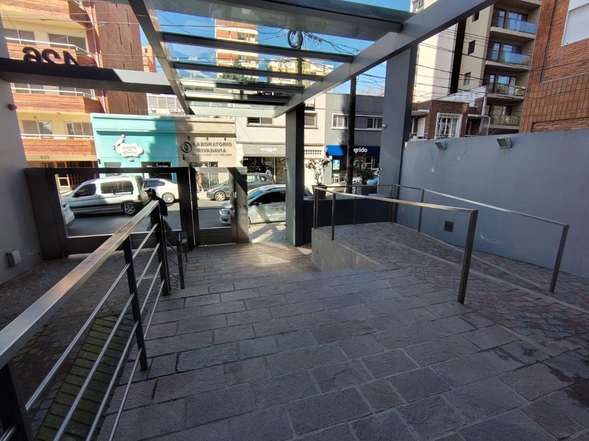 Foto de Departamento 4 ambientes, piso completo, 2 cocheras en venta Quilmes, imagen 2