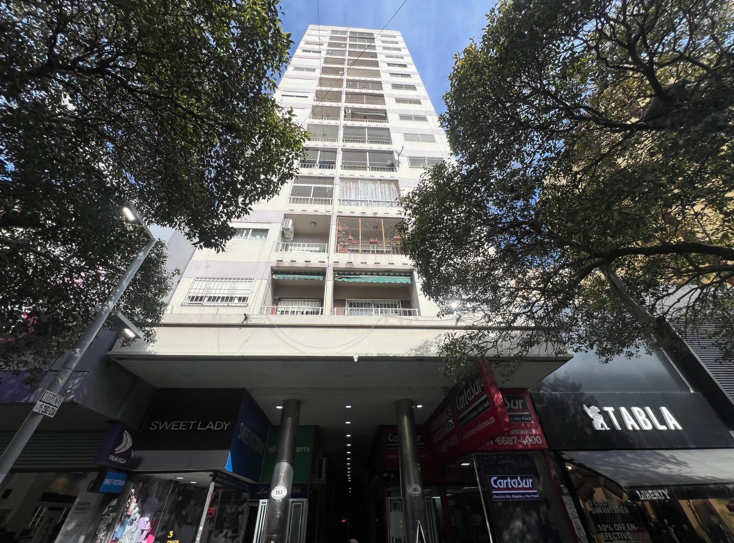 Foto de Departamento 2 Ambientes Con Patio y Balcon al Frente en Venta, imagen 2