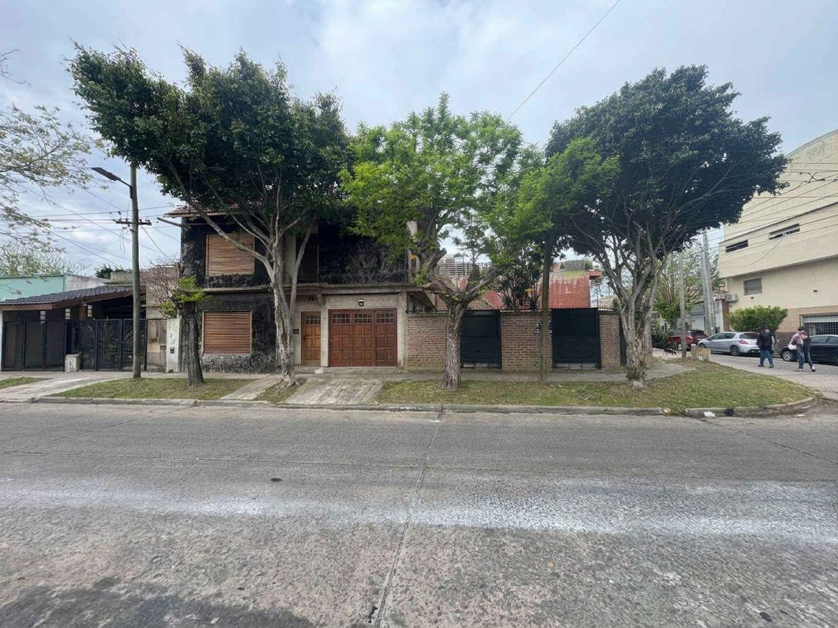 Foto de Casa 3 Ambientes con Cochera Cubierta y Jardin en Venta, imagen 1