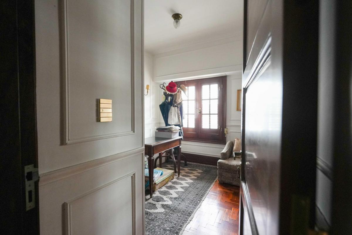 Venta Casa de Categoría Santa Fe con Jardín y Pileta, Zona Centro Sur 2