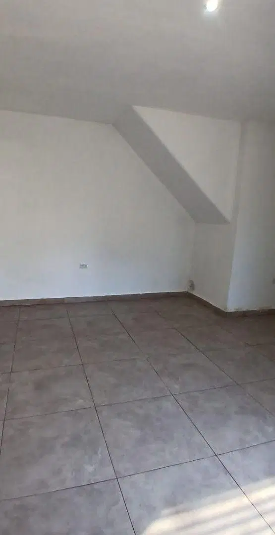 ALQUILER – Local comercial – La Paz 796 3