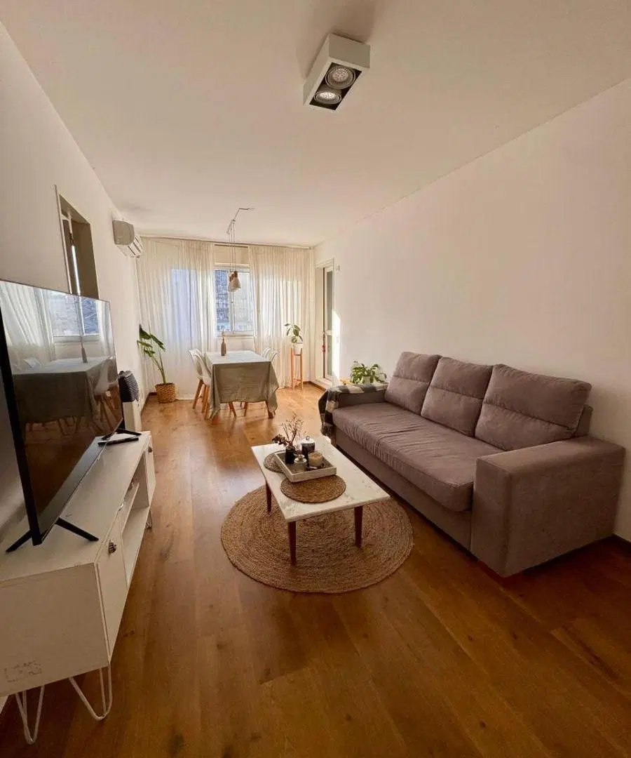 VENTA - 2 Dorm. + Cochera - Centro 2