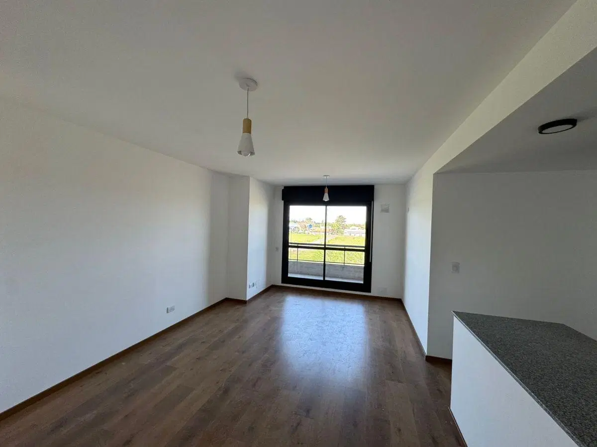 ALQUILER – Depto. – Av. L. Miglierini 772 8
