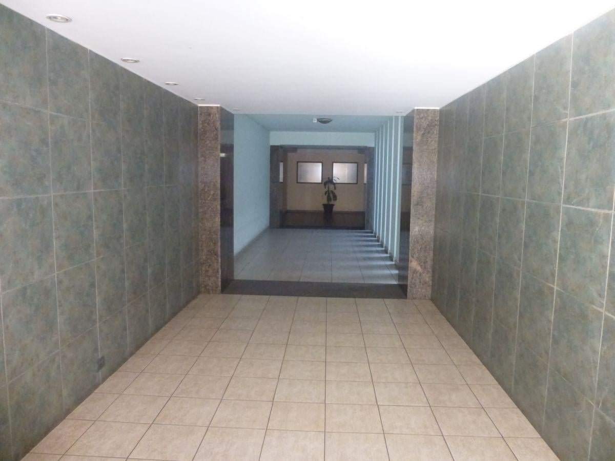 Foto de VENTA - Cochera - Céntrica, imagen 5