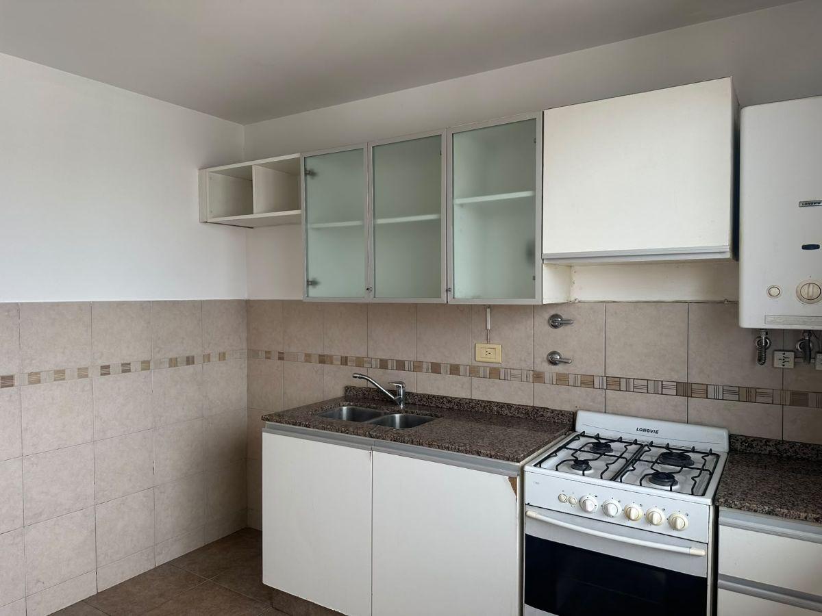 Foto de ALQUILER - Depto. 2 dorm. + cochera - Abasto, imagen 5