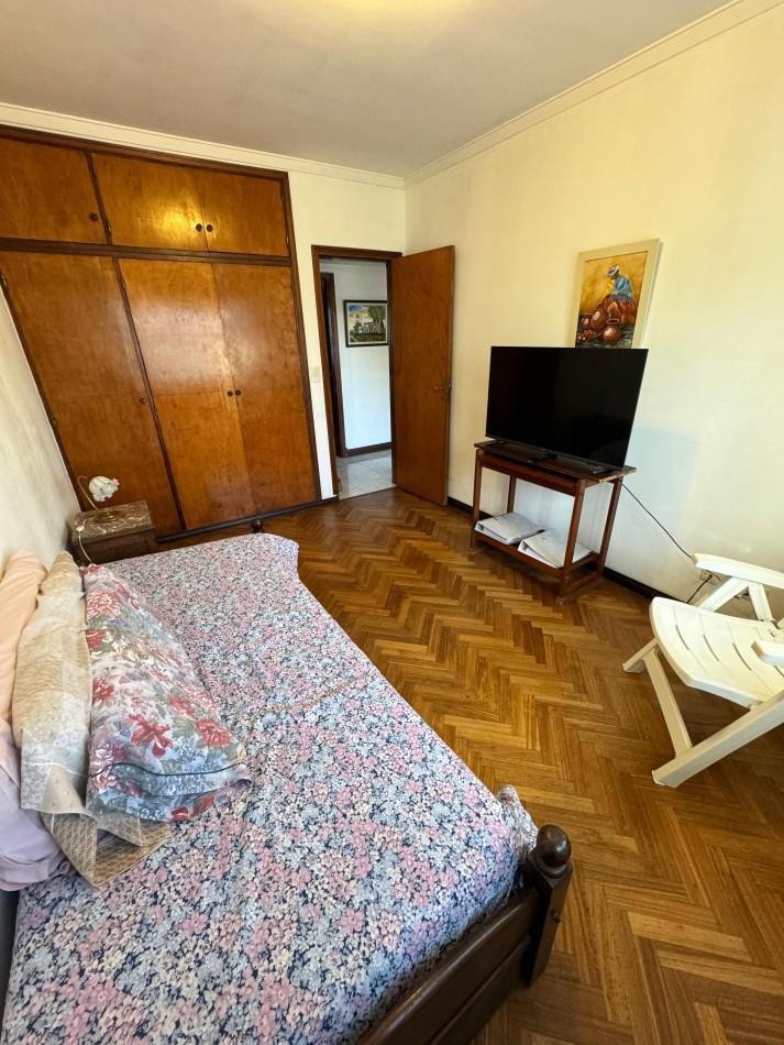 Excelente Chalet de 5 Ambientes en Barrio Chauvin. 3