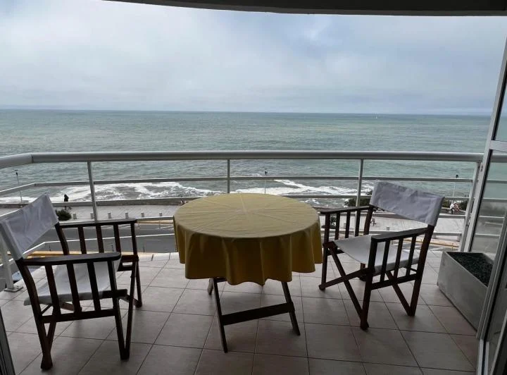 SEMIPISO DE 4 AMBIENTES CON VISTA PLENA AL MAR