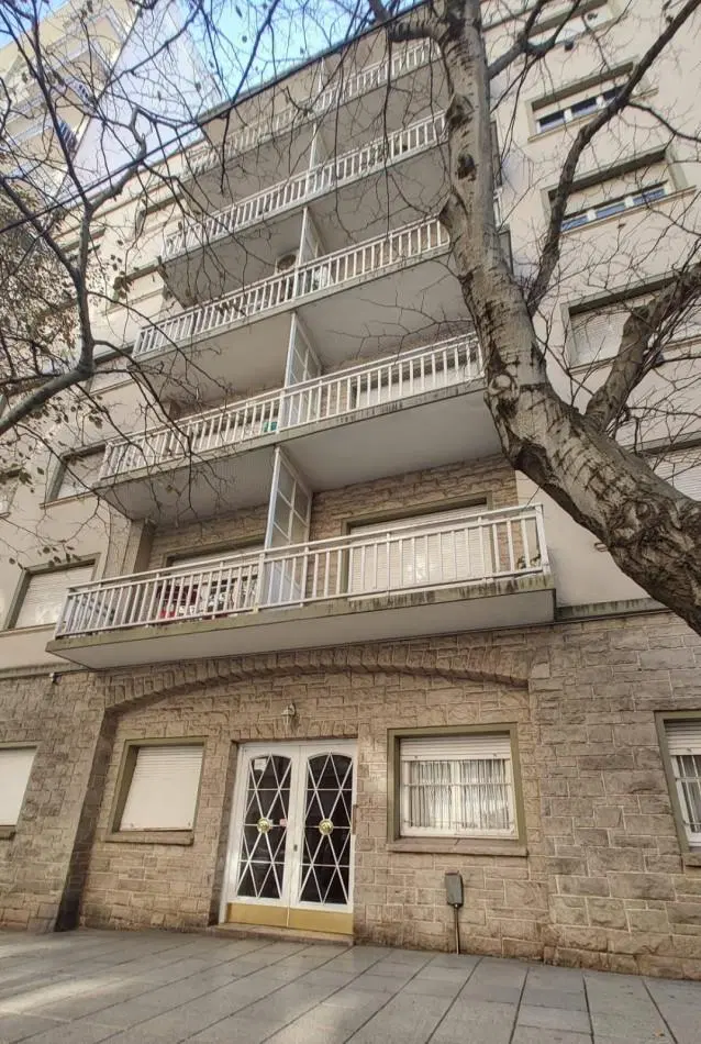 VENTA - 4 AMB CON DEP - ZONA GUEMES 2