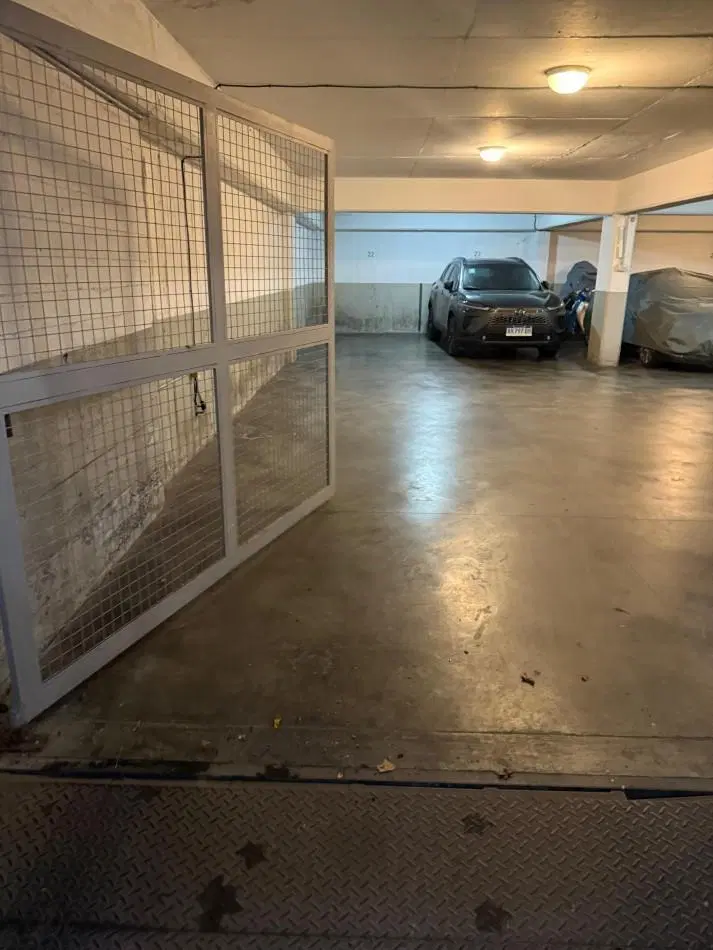 Cochera en venta Zona clinica pueyrredon. 2