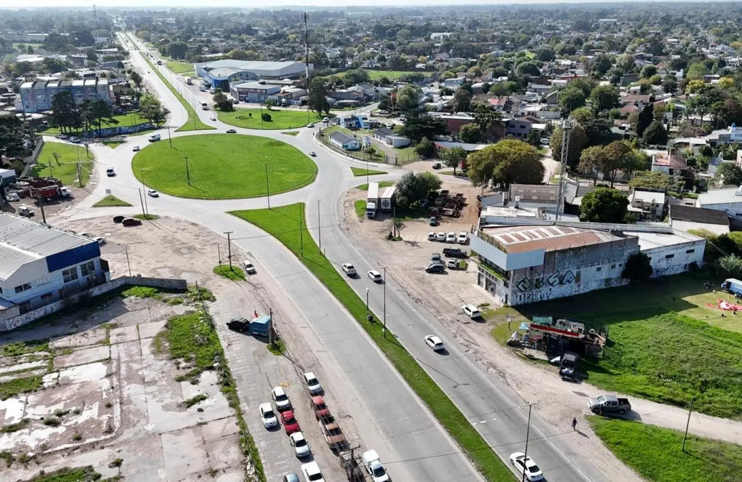 Gran Lote Sobre Avenida champagnat 1
