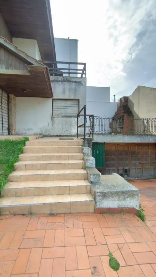 Chalet a reciclar En Playa Grande 3