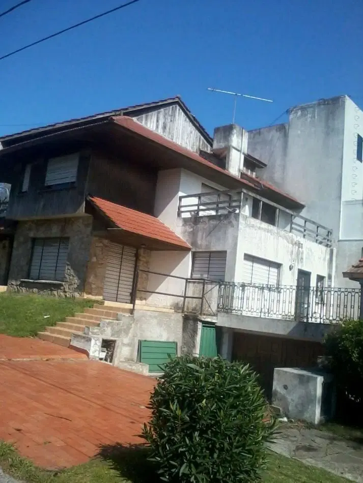 Chalet a reciclar En Playa Grande 2