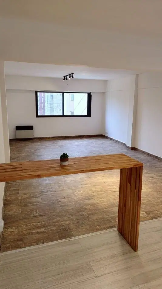 VENTA - DEPARTAMENTO 3 AMBIENTES TOTALMENTE RECICLADO - MACROCENTRO 5