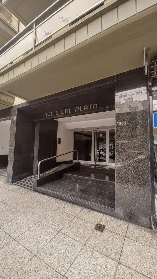 VENTA - DEPARTAMENTO 3 AMBIENTES TOTALMENTE RECICLADO - MACROCENTRO 2