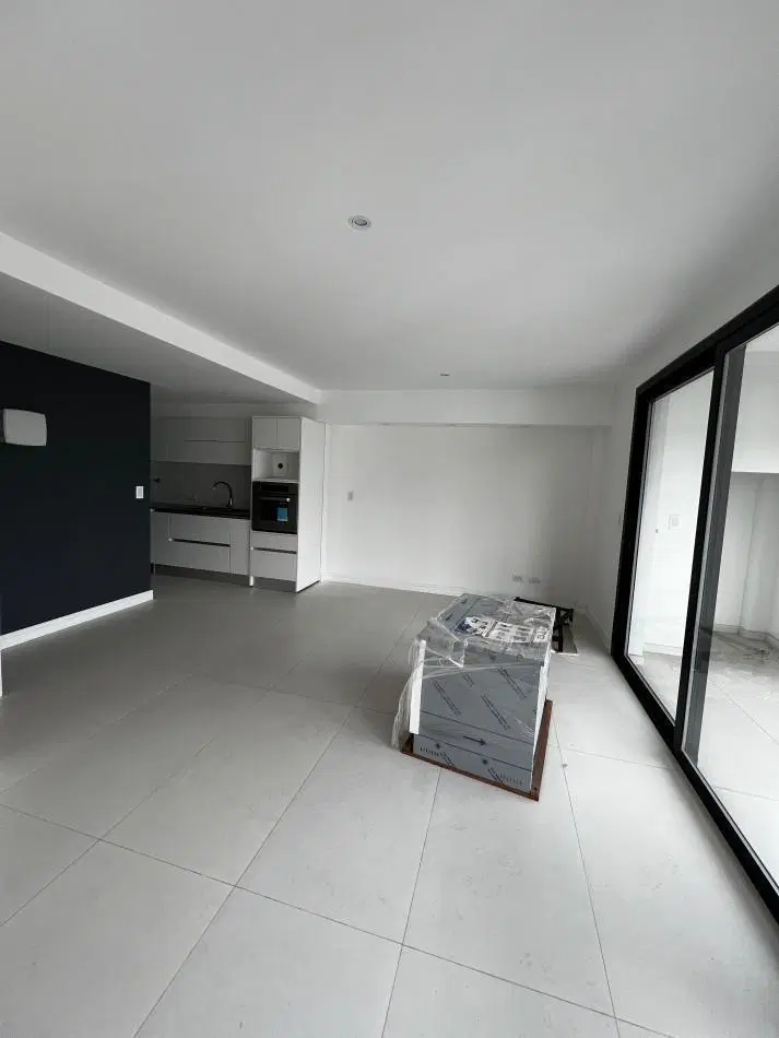 EXCLUSIVO PISO DE TRES AMBIENTES CON COCHERA 3