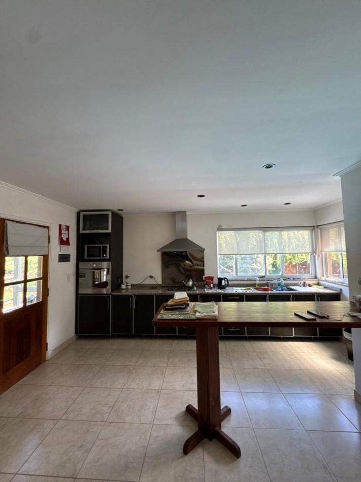 Foto de VENTA - CASA CON PARQUE Y PISCINA - SIERRA DE LOS PADRES, imagen 1