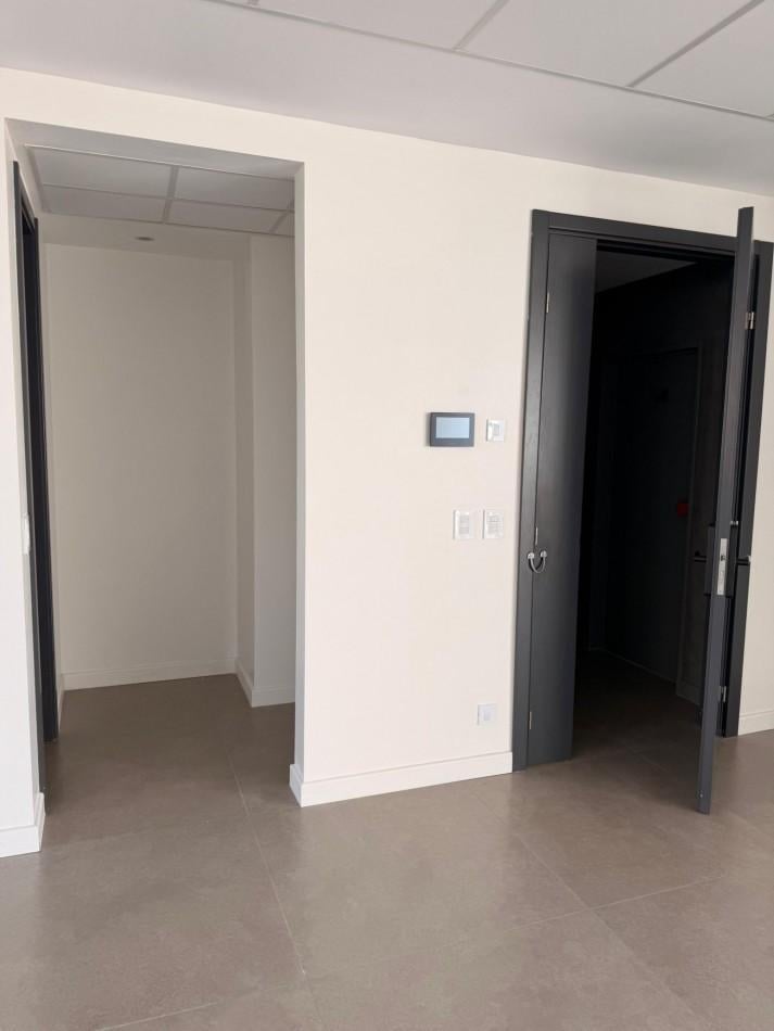 Foto de ALQUILER OFICINAS DE CATEGORIA 110 MTS A METROS DE PASEO ALDREY - GUEMES, imagen 1