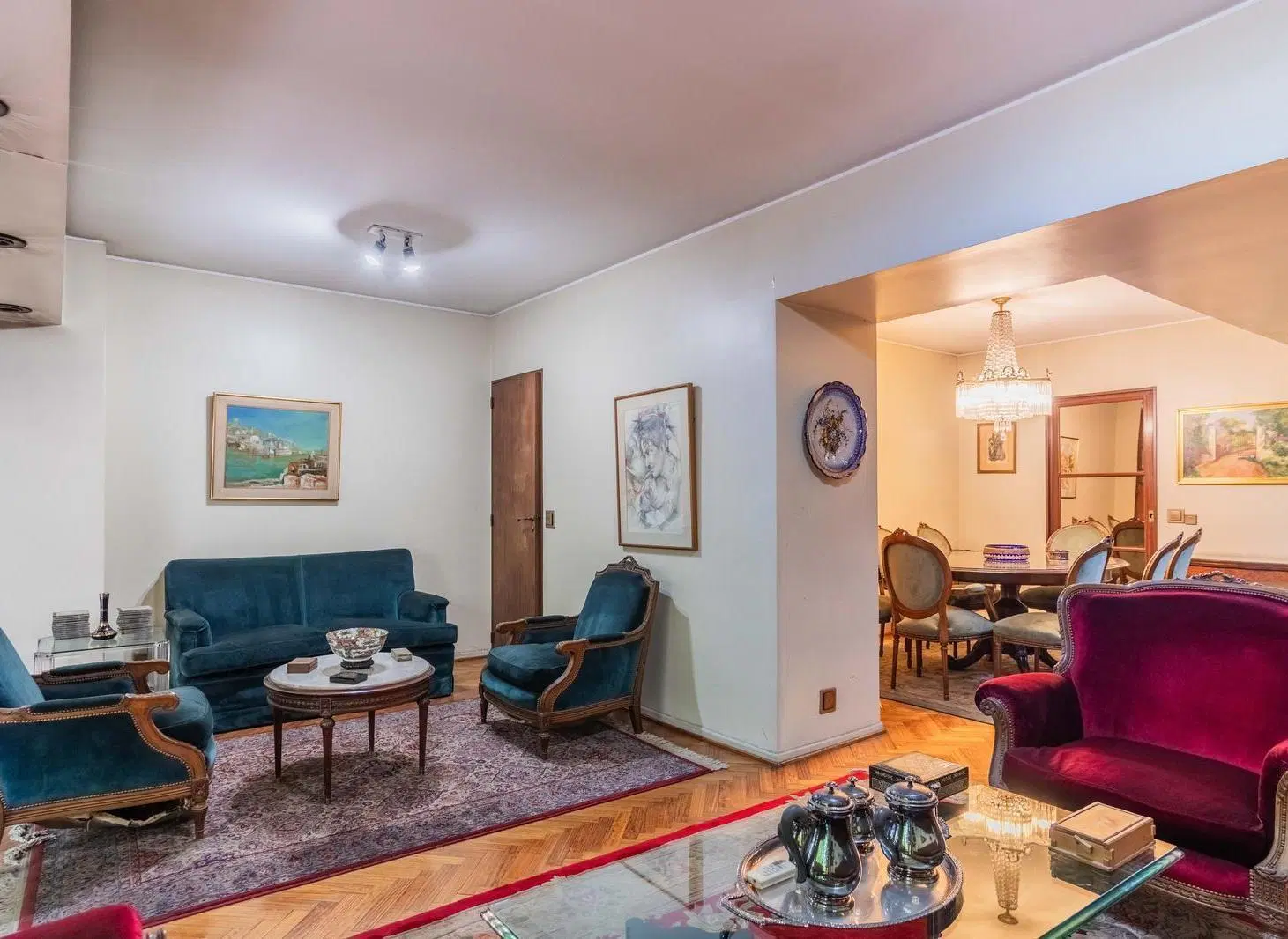 Departamento en VENTA de 4 ambientes con dependencia en Palermo. 1